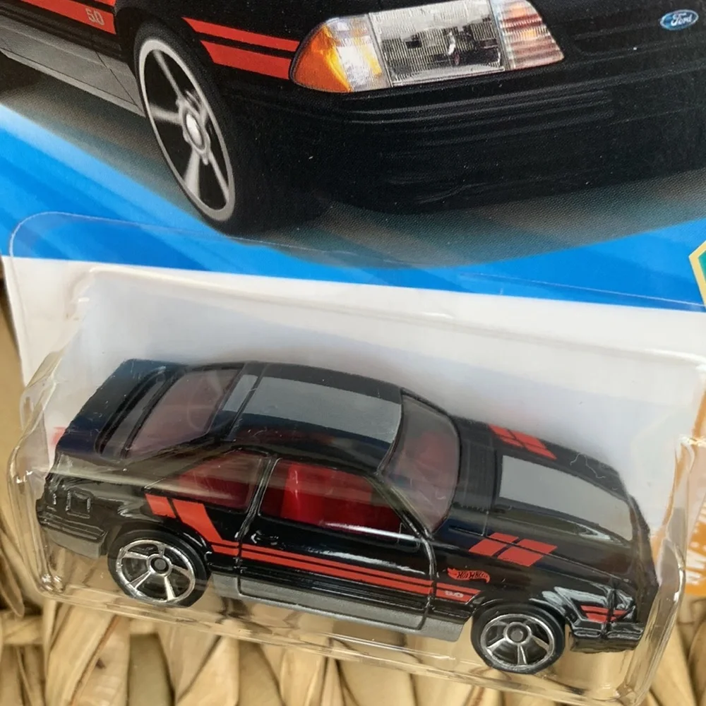 1992 Ford Mustang Hot Wheels 70s vs 90s HotWheels 1990s Black Muscle Car 2025 🆕